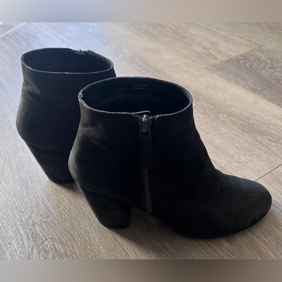 BP Black Leather “Trolley” Zip Ankle Booties Chunky Heel Size 7 from Nordstrom - Picture 3 of 10